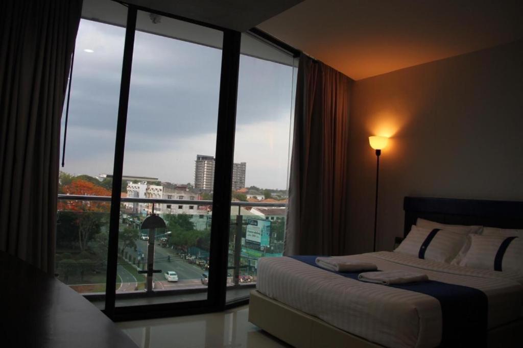 Ingtara Hotel Khon Kaen Exterior foto